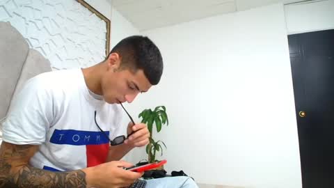 Mr Porn  online show from May 13, 6:38 pm