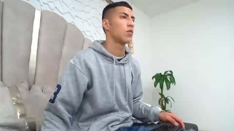 Snapshot of mr_porn_9 chatting on June 16, 2:09 pm Mr Porn online show from June 16, 2:09 pm