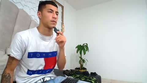 Snapshot of mr_porn_9 chatting on June 21, 3:09 am Mr Porn online show from June 21, 3:09 am