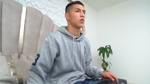 Snapshot of mr_porn_9 chatting on June 23, 1:42 pm Mr Porn online show from June 23, 1:42 pm