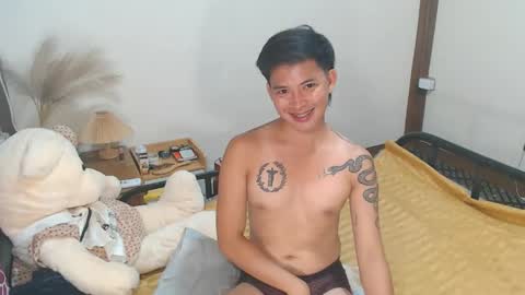 Snapshot of mr_squidcock chatting on March 23, 2:10 pm KYLE online show from March 23, 2:10 pm