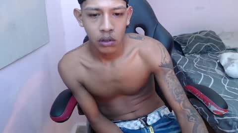 Snapshot of mr_stiven_ chatting on January 2, 12:45 am mr_stiven_ online show from January 2, 12:45 am