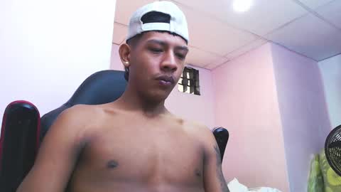 Snapshot of mr_stiven_ chatting on January 5, 8:22 am mr_stiven_ online show from January 5, 8:22 am