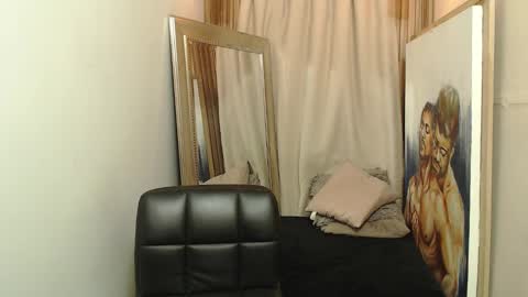 mr_stiven_ online show from December 5, 8:12 am