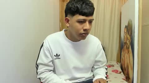 mr_stiven_ online show from February 2, 11:47 pm