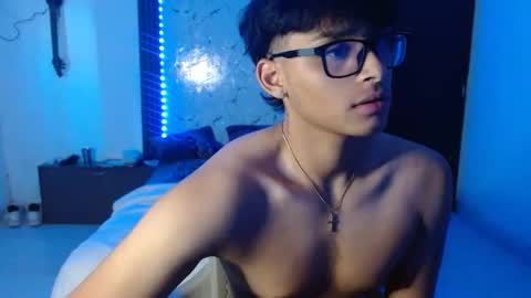 Snapshot of mr_yisuz chatting on May 19, 6:47 pm yisuz online show from May 19, 6:47 pm