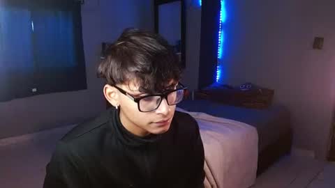 Snapshot of mr_yisuz chatting on June 26, 11:25 am yisuz online show from June 26, 11:25 am