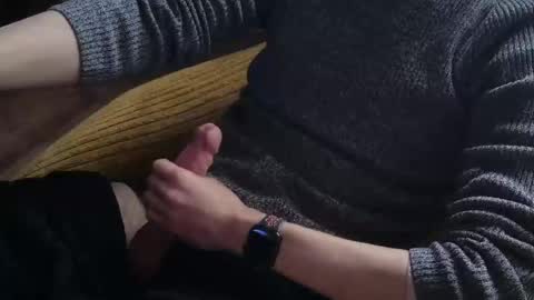 A. online show from December 5, 3:09 pm