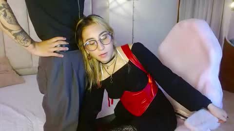 mrandmrvlxencs online show from April 20, 1:36 pm