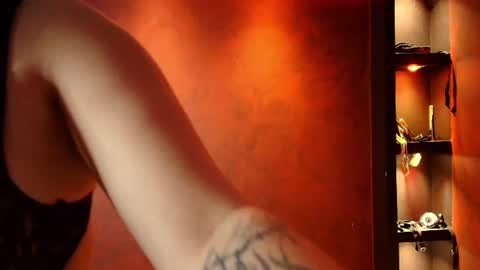 Snapshot of mranii_queen_bdsm_ chatting on July 21, 3:20 am mranii_queen_bdsm_ online show from July 21, 3:20 am