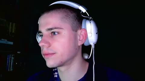 Snapshot of mrbepsik chatting on February 23, 1:25 am Mr Roman online show from February 23, 1:25 am