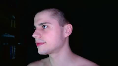 Snapshot of mrbepsik chatting on March 5, 4:03 pm Mr Roman online show from March 5, 4:03 pm