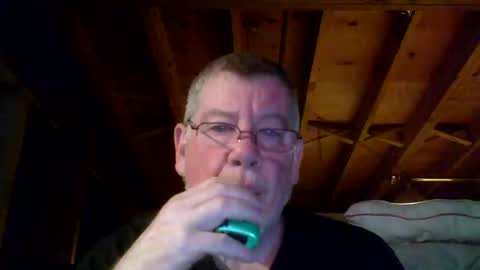 Snapshot of mrblade666 chatting on May 17, 3:15 am mrblade666 online show from May 17, 3:15 am
