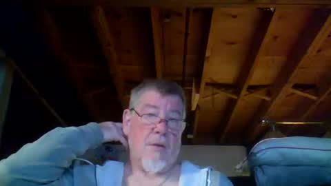 Snapshot of mrblade666 chatting on May 18, 10:43 am mrblade666 online show from May 18, 10:43 am