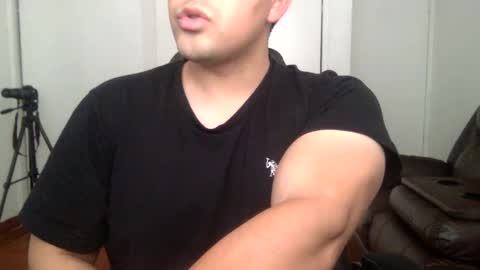 Snapshot of mrbree chatting on January 1, 11:40 pm Mr Bree online show from January 1, 11:40 pm