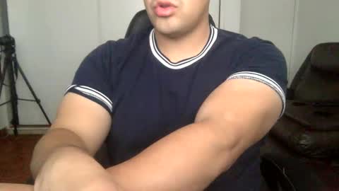 Snapshot of mrbree chatting on January 4, 11:59 pm Mr Bree online show from January 4, 11:59 pm