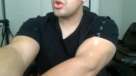 Snapshot of mrbree chatting on January 6, 9:22 pm Mr Bree online show from January 6, 9:22 pm