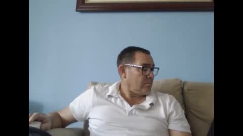 Snapshot of mrcaruso chatting on October 12, 3:44 pm Mrcaruso online show from October 12, 3:44 pm