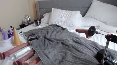 MrCoffee online show from December 1, 3:55 am