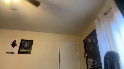 Snapshot of mrcoolguy68 chatting on March 25, 5:19 pm mrcoolguy68 online show from March 25, 5:19 pm