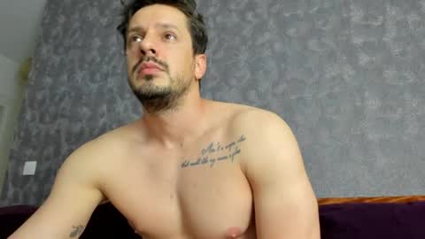Snapshot of mrfitu chatting on April 19, 11:07 pm David online show from April 19, 11:07 pm