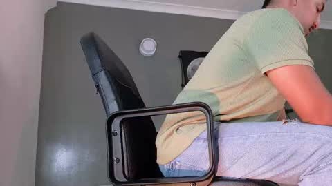 Mr Fox online show from October 27, 7:40 pm