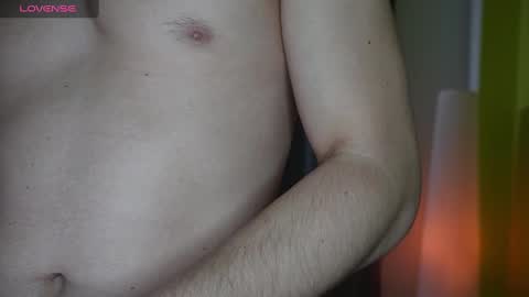 Snapshot of mrgreeneyes01 chatting on January 31, 6:35 am juan luis online show from January 31, 6:35 am