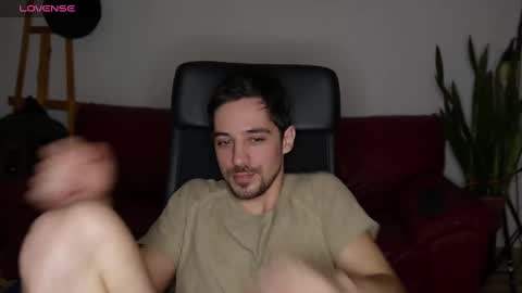 Snapshot of mrgreeneyes01 chatting on February 4, 4:29 pm juan luis online show from February 4, 4:29 pm