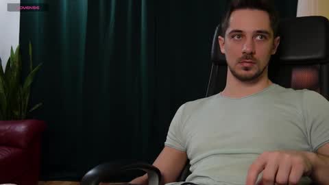 Snapshot of mrgreeneyes01 chatting on February 11, 10:59 am juan luis online show from February 11, 10:59 am