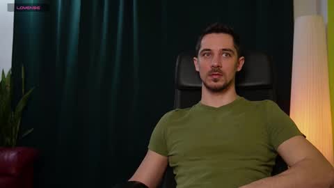 Snapshot of mrgreeneyes01 chatting on February 13, 7:31 pm juan luis online show from February 13, 7:31 pm