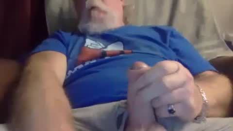 Snapshot of mrhollar chatting on December 9, 1:40 am mrhollar online show from December 9, 1:40 am