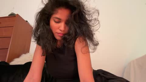 mriea_ online show from May 17, 4:43 am
