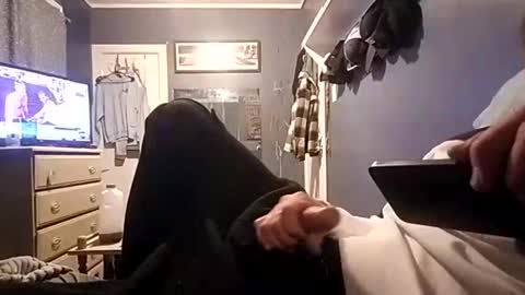 Snapshot of mrj1979 chatting on February 25, 8:25 am mrj1979 online show from February 25, 8:25 am