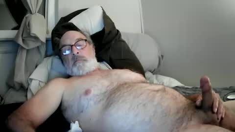 Snapshot of mrjames59 chatting on December 7, 5:26 am mrjames59 online show from December 7, 5:26 am