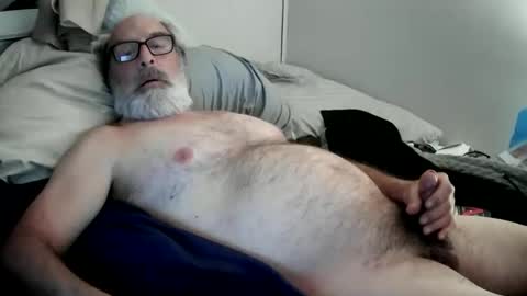 Snapshot of mrjames59 chatting on December 31, 3:12 am mrjames59 online show from December 31, 3:12 am