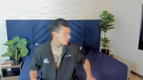 mrjustin_ online show from October 4, 8:07 pm