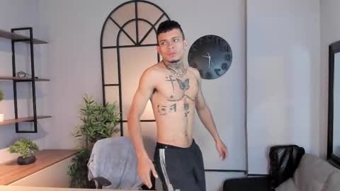 mrjustin_ online show from October 20, 8:09 pm