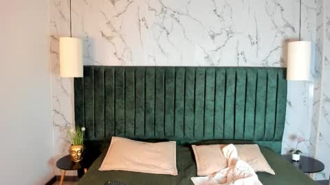 mrjustin_ online show from December 1, 7:52 pm