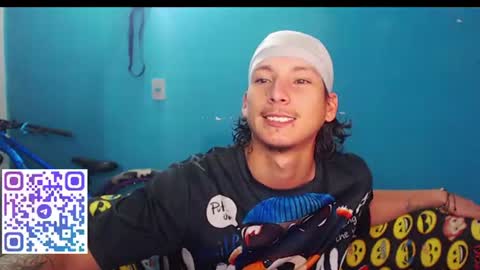 Snapshot of mrkingsaintx chatting on June 23, 1:47 am DEIVI online show from June 23, 1:47 am