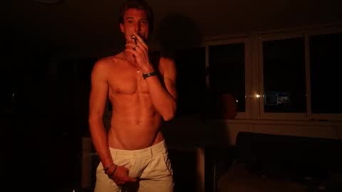 Snapshot of mrlong23cm chatting on November 15, 9:43 pm Mr Long online show from November 15, 9:43 pm