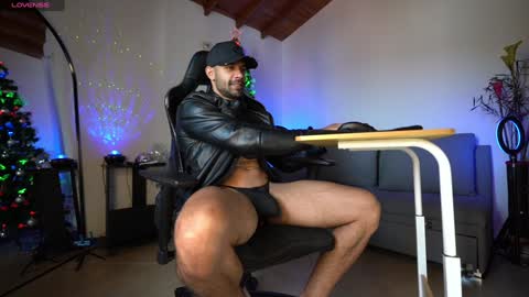 Luis    Instagram   online show from December 20, 7:50 pm