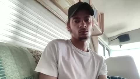 Snapshot of mrmacgyver580173708915485205 chatting on July 3, 10:05 pm mrmacgyver580173708915485205 online show from July 3, 10:05 pm