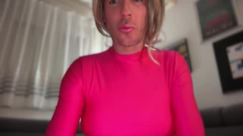 TaleOfLaura online show from April 25, 12:02 am