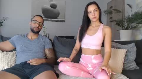 Snapshot of mrmrscouple chatting on June 19, 7:01 am mrmrscouple online show from June 19, 7:01 am