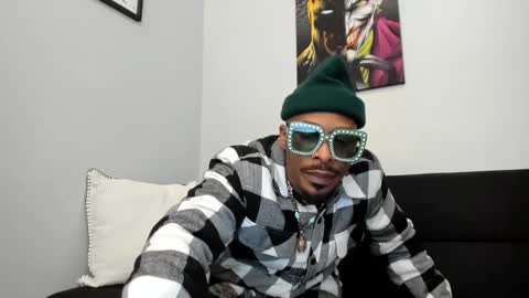 mromg007 online show from February 8, 6:12 pm