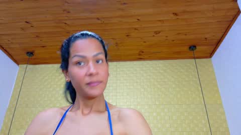 mrs_buttocks online show from December 7, 12:45 pm