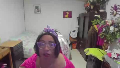 Snapshot of mrs_mommy chatting on February 24, 8:03 pm mrs_mommy online show from February 24, 8:03 pm