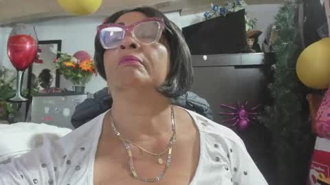 mrs_mommy online show from November 8, 7:12 pm
