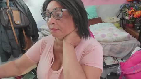 mrs_mommy online show from June 1, 5:58 pm