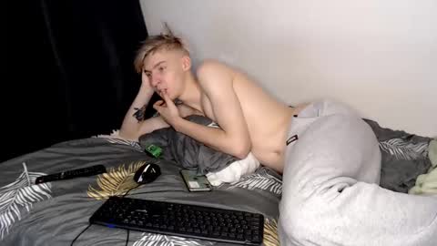 Snapshot of mrsexycum4u chatting on December 10, 3:12 pm Adam online show from December 10, 3:12 pm